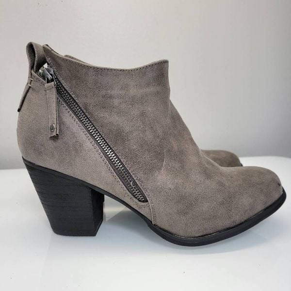 Torrid Ankle Boots Plus Size 10.5 X-Wide Grey Vegan Suede Side Zipper Block Heel