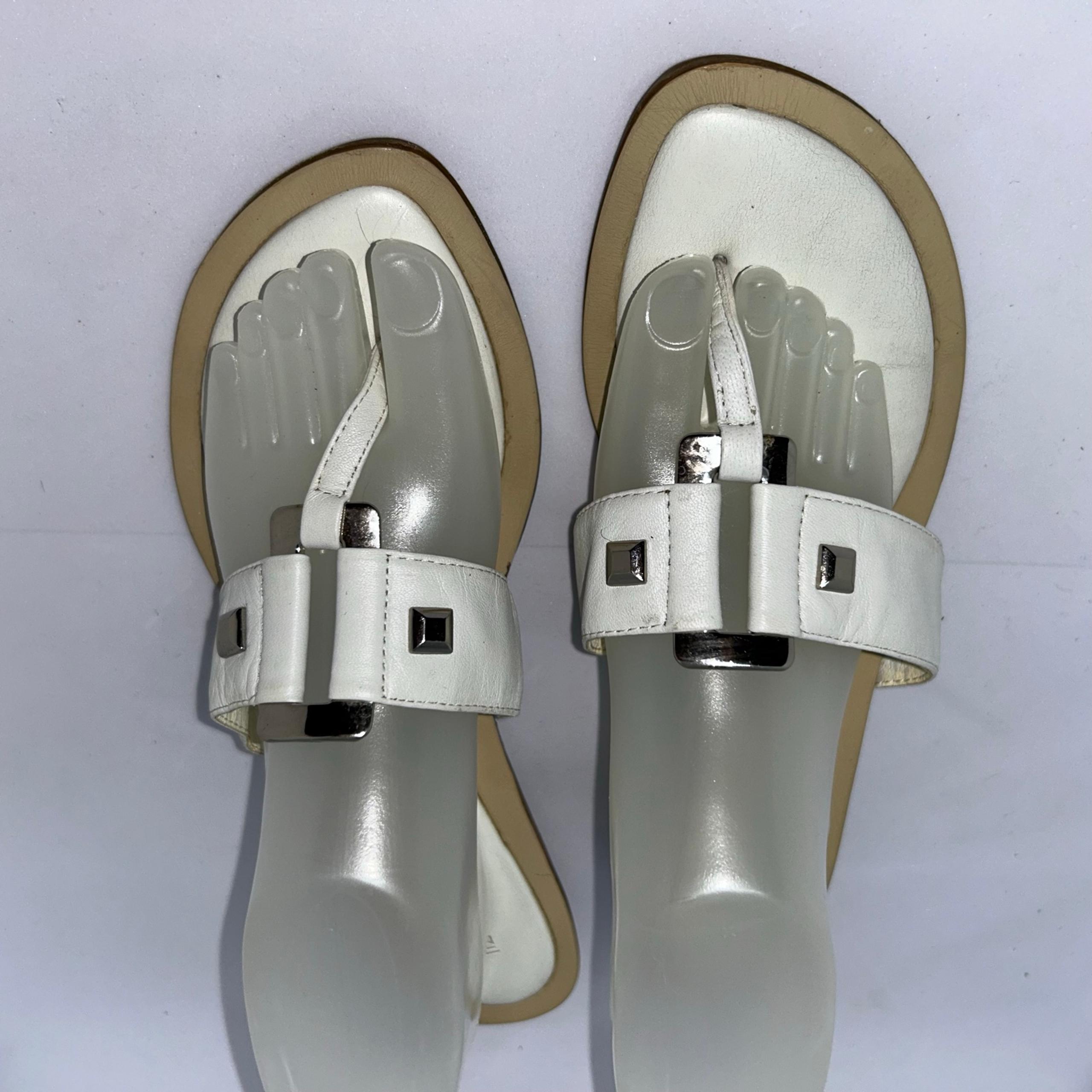Liz Claiborne White Leather Slides & Silver Accent Buckle Sandals 8M