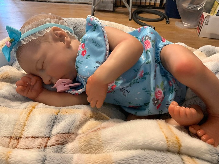 Lifelike Reborn Baby Dolls - 18 inch Realistic Newborn Baby Girl
