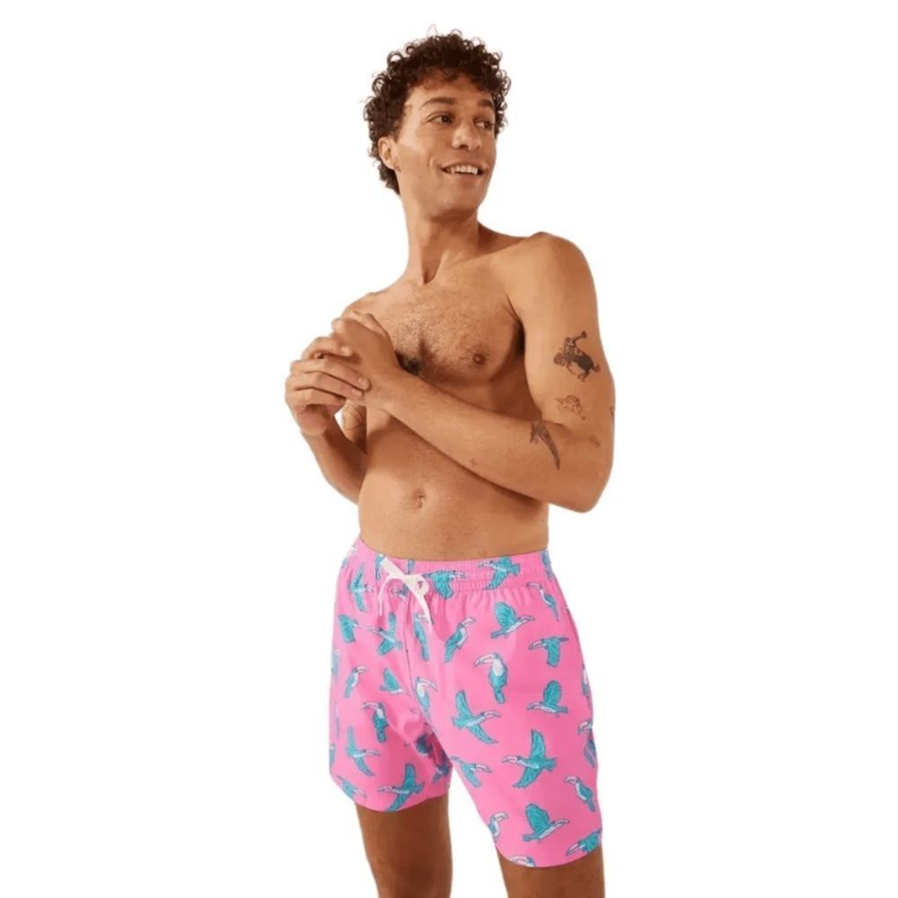 Chubbies Men's Classic Swim Trunks 7 The Toucan Do Its Boardshorts in small