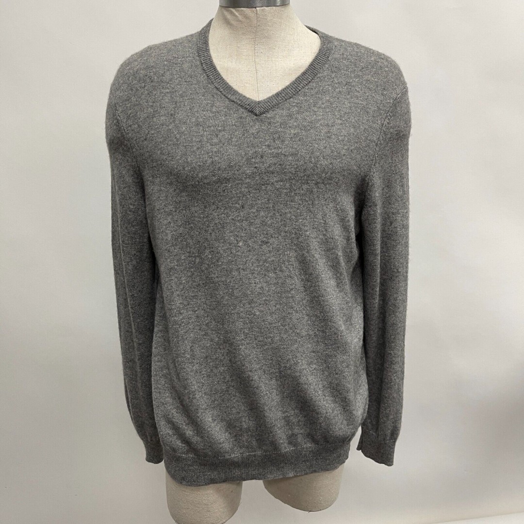 Club Room Men's Sweater Large Light Gray 100% 2 Ply Cashmere V-Neck Long Sleeve