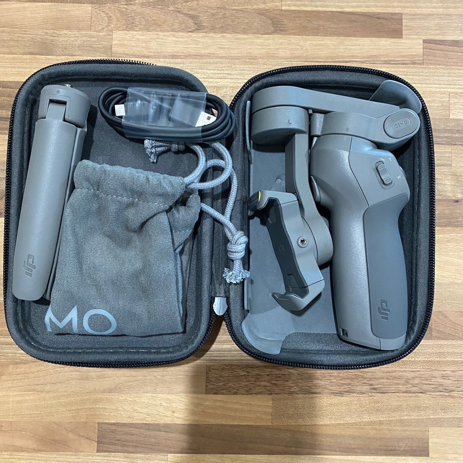 DJI Osmo Mobile 3 Bundle Smartphone Gimbal