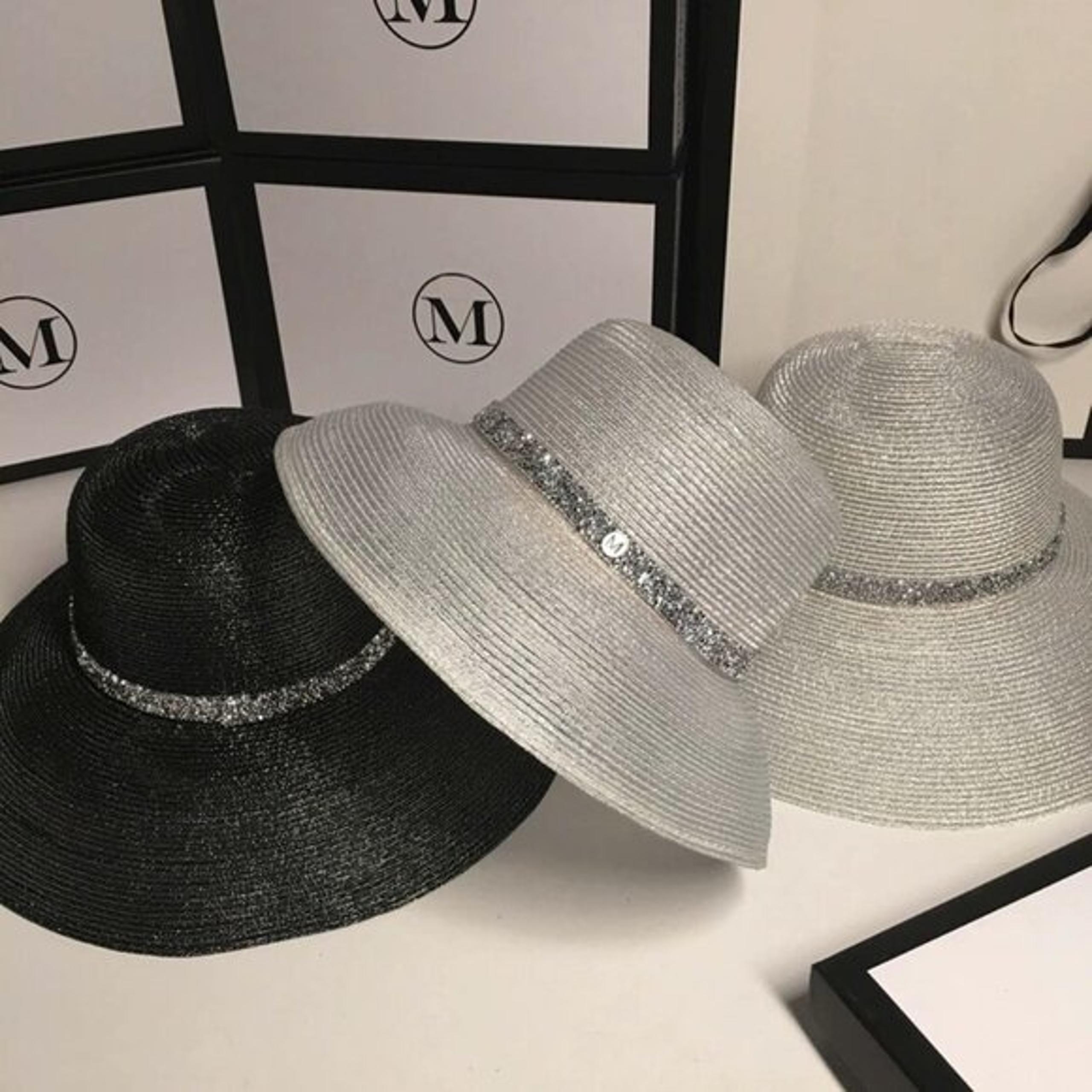 Women's French Retro Stylish Rhinestone Hat