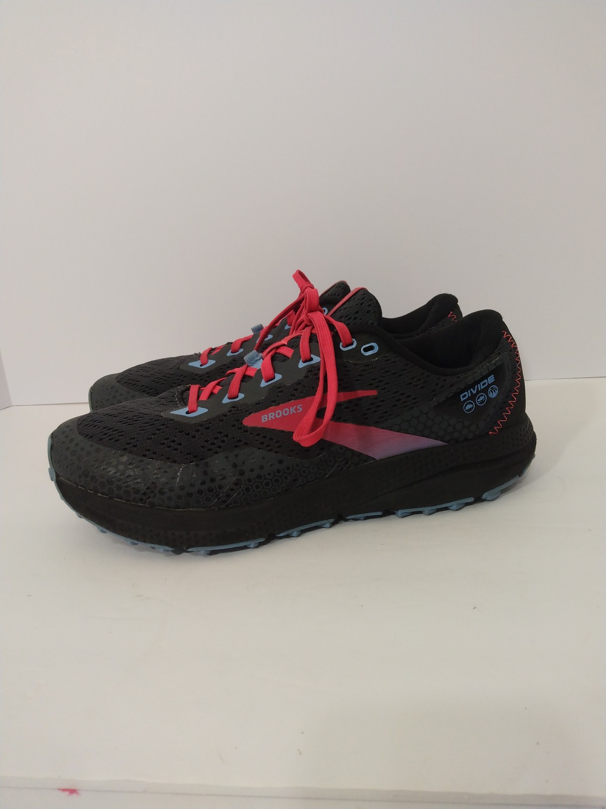 Womens Brooks 1203681B057 Divide 3 Trail Running Shoes Black Red Sz 9.5