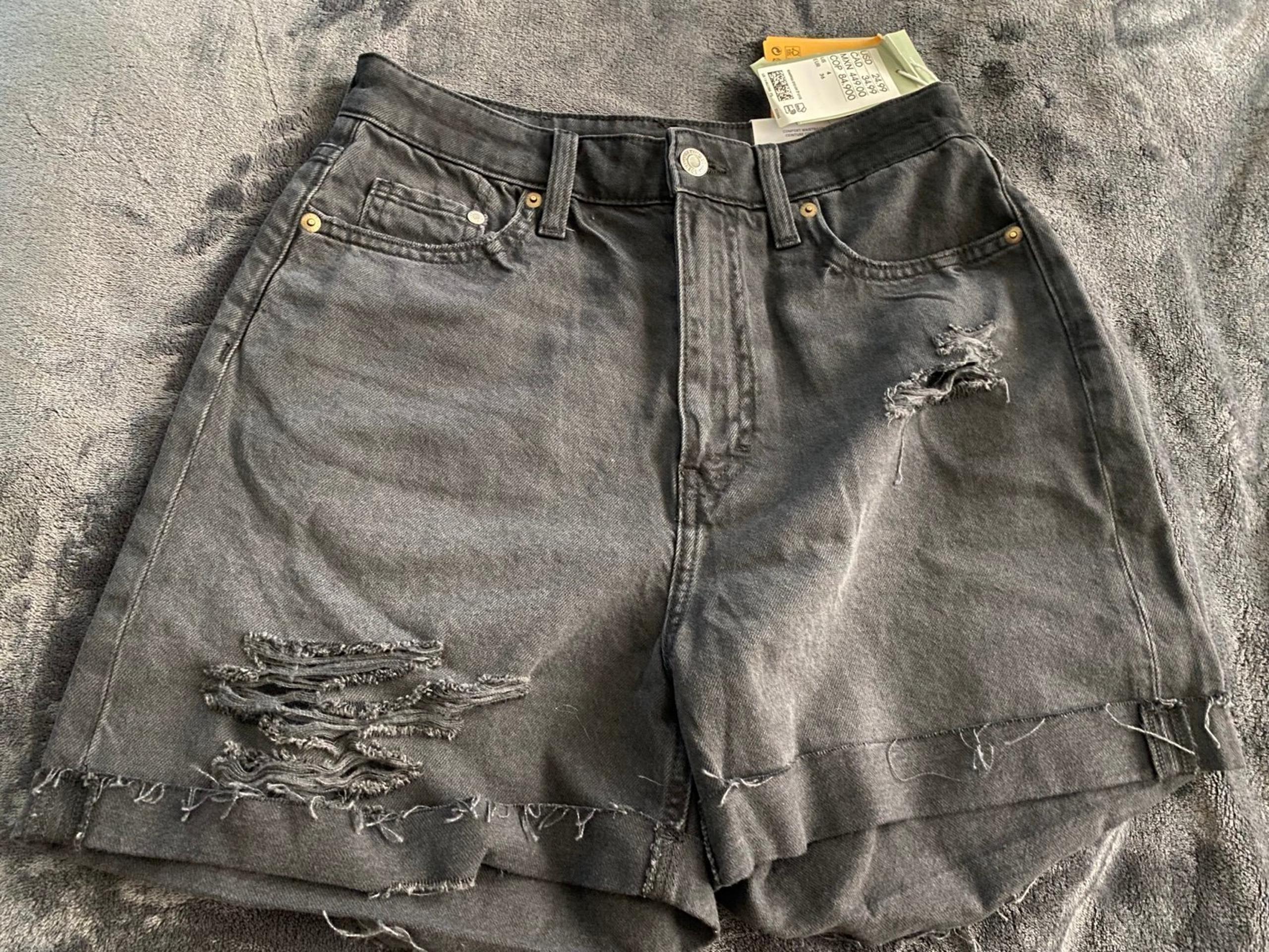 H&M  mom shorts size 4 high waisted