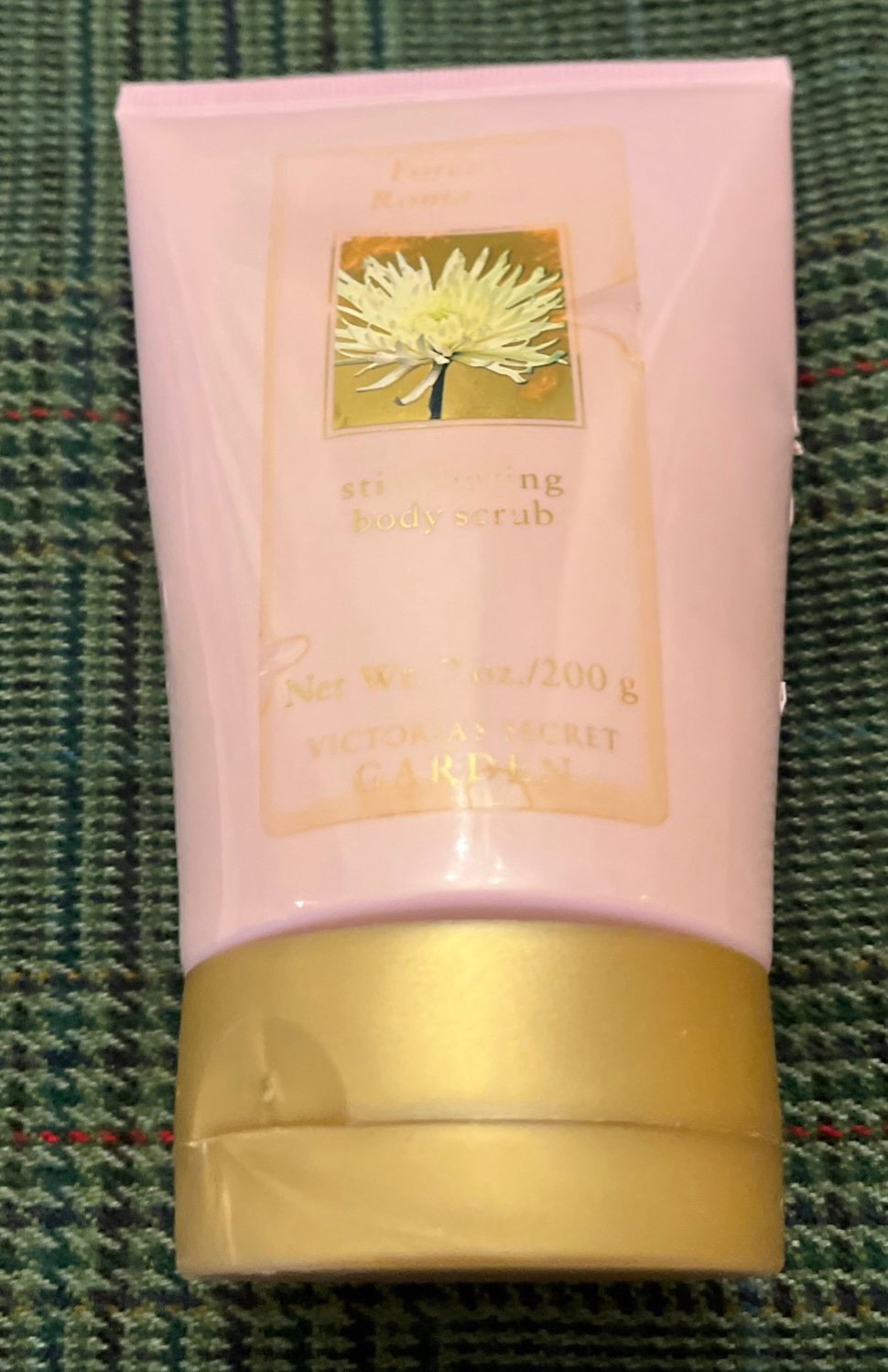 Forever Romance Victoria Secret Stimulating Body Scrub 7 Oz Discontinued NOS
