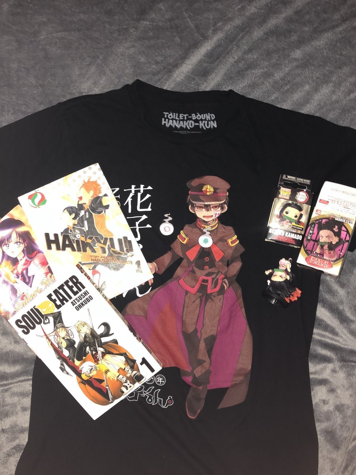 BIG ANIME LOT (LOOK AT PHOTOS)
