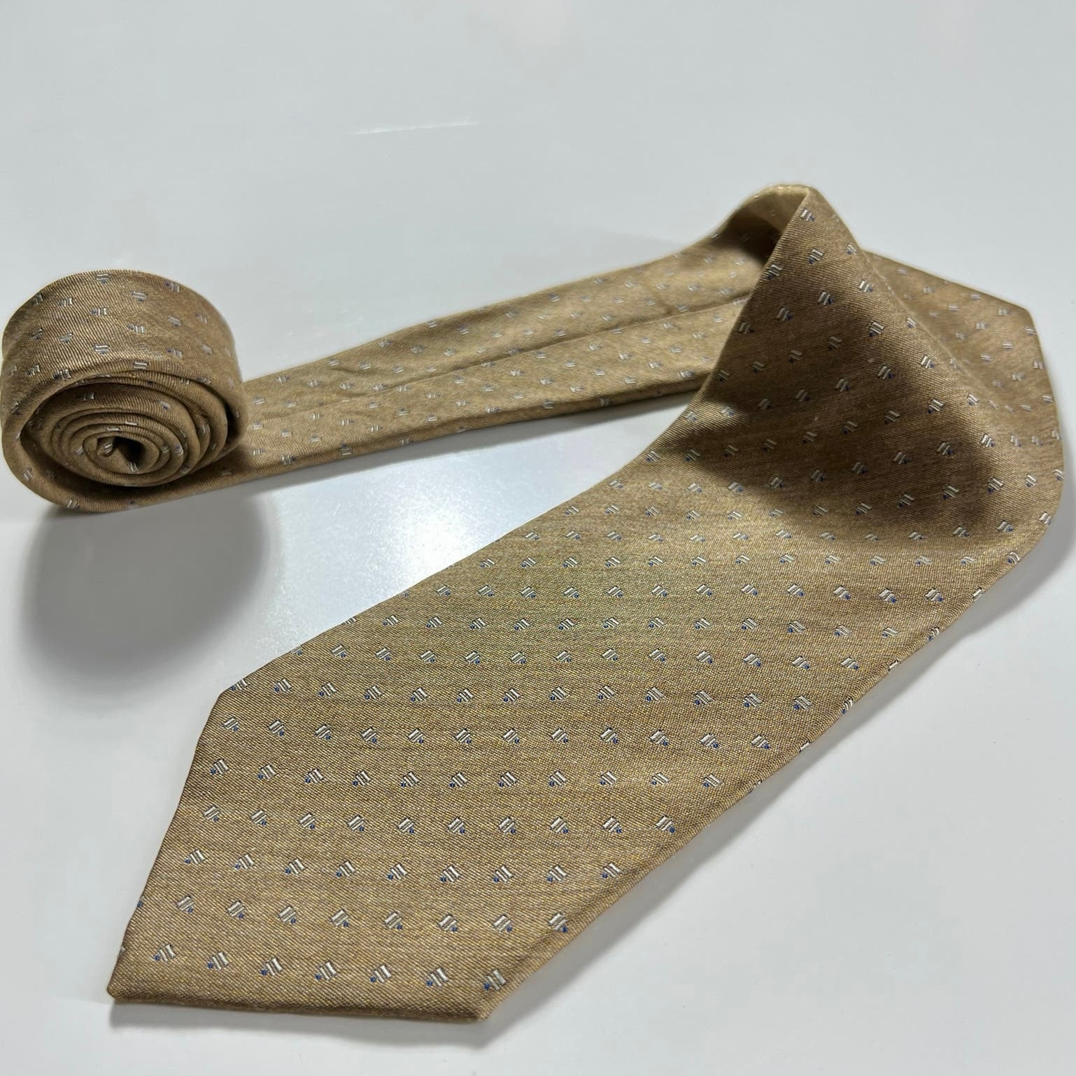 Giorgio Armani Cravatte Men Made In Italy Tie Gold Geometric 100% Silk Necktie