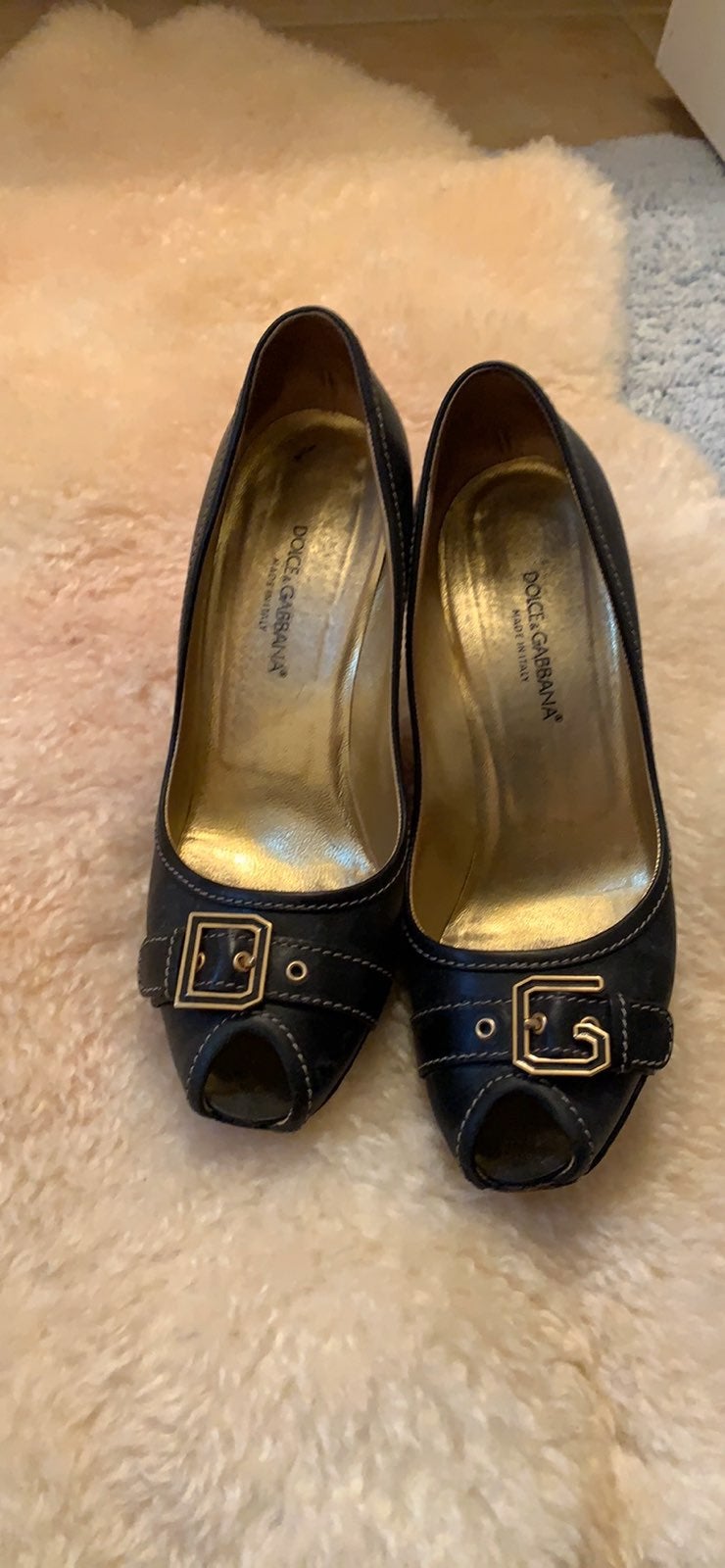 Dolce & Gabbana D&G 4” black heels