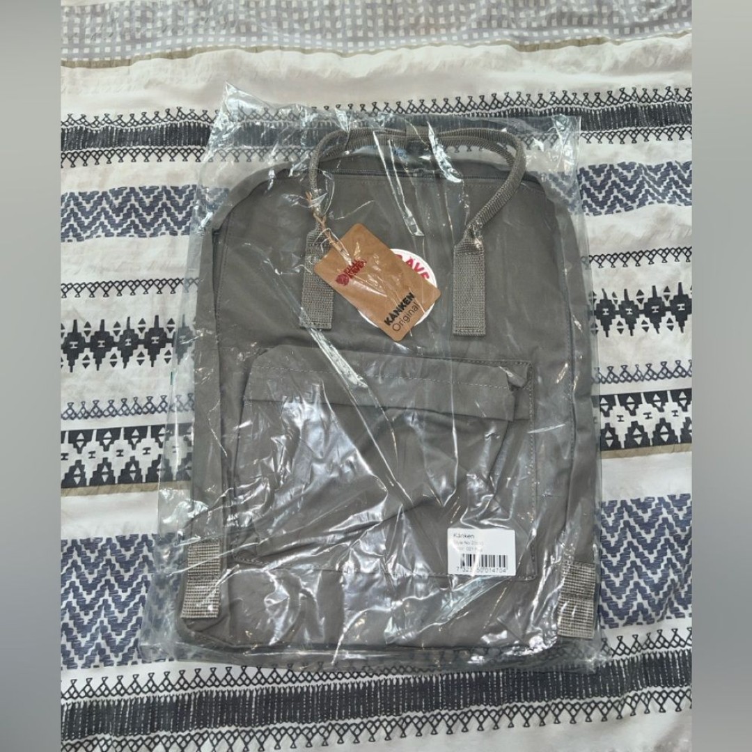 NWT Fjallraven Kanken Classic Original Backpack Unisex Gray Fog
