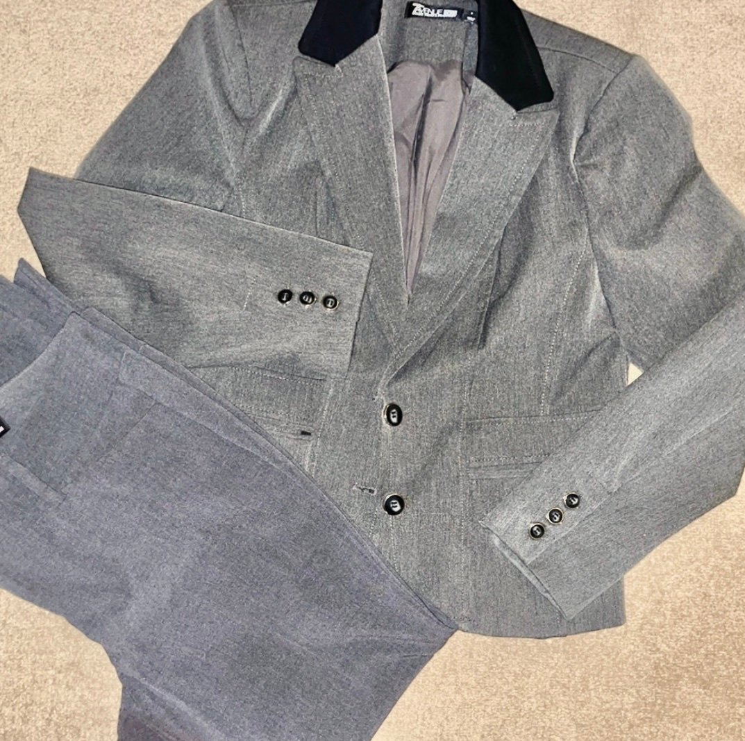 New York & Co Womens Suit