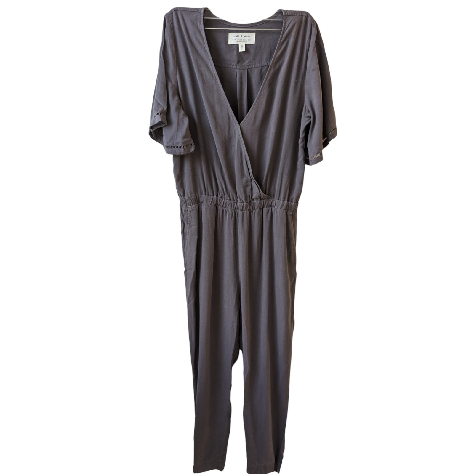 Cloth & Stone Anthropologie Size Small Gulpiyuri Surplice Jumpsuit Grey Purple
