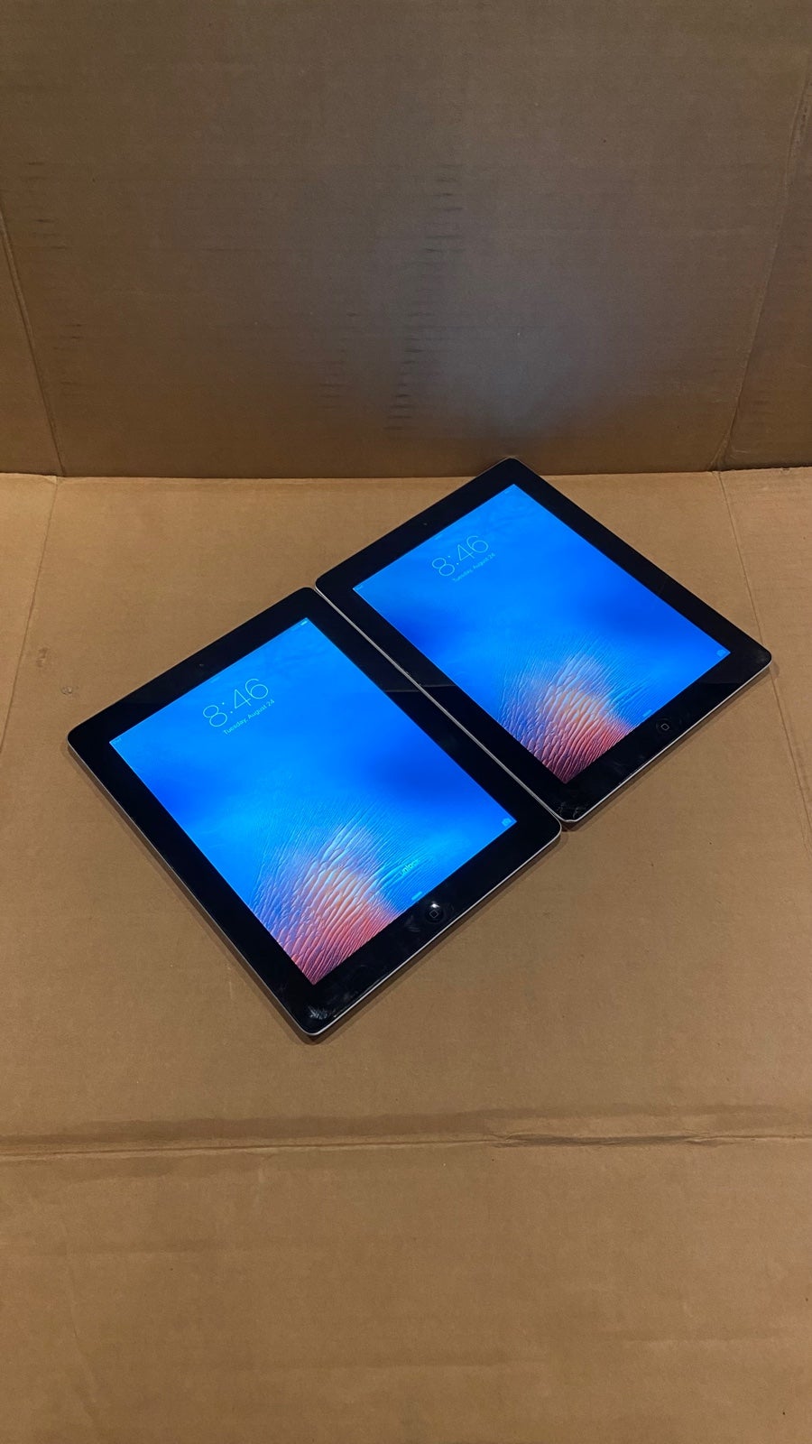 Lot of 2 - 16GB Apple iPad 2nd Gen WiFi Tablets 9.7 - FAST SHIPPING