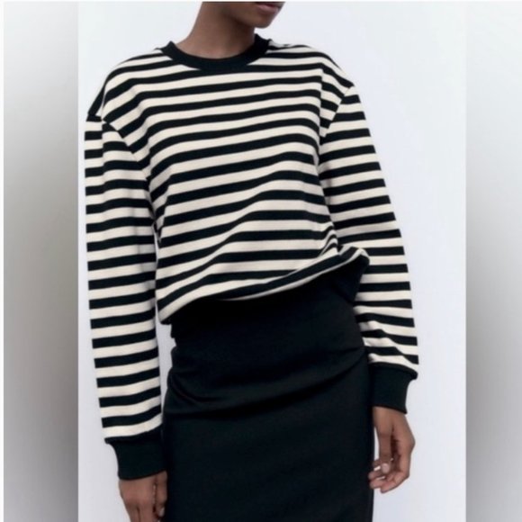 NWT ZARA Knit cream and black stripe sweater pullover