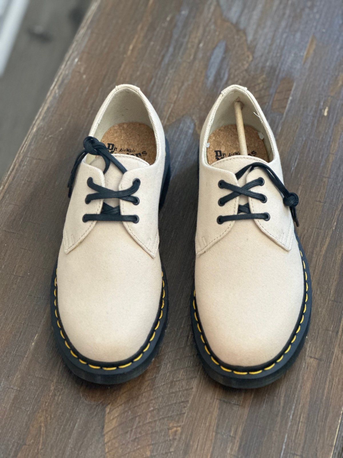 NEW Doc Martens Women’s Natural Sand Oxford Shoes Size 9