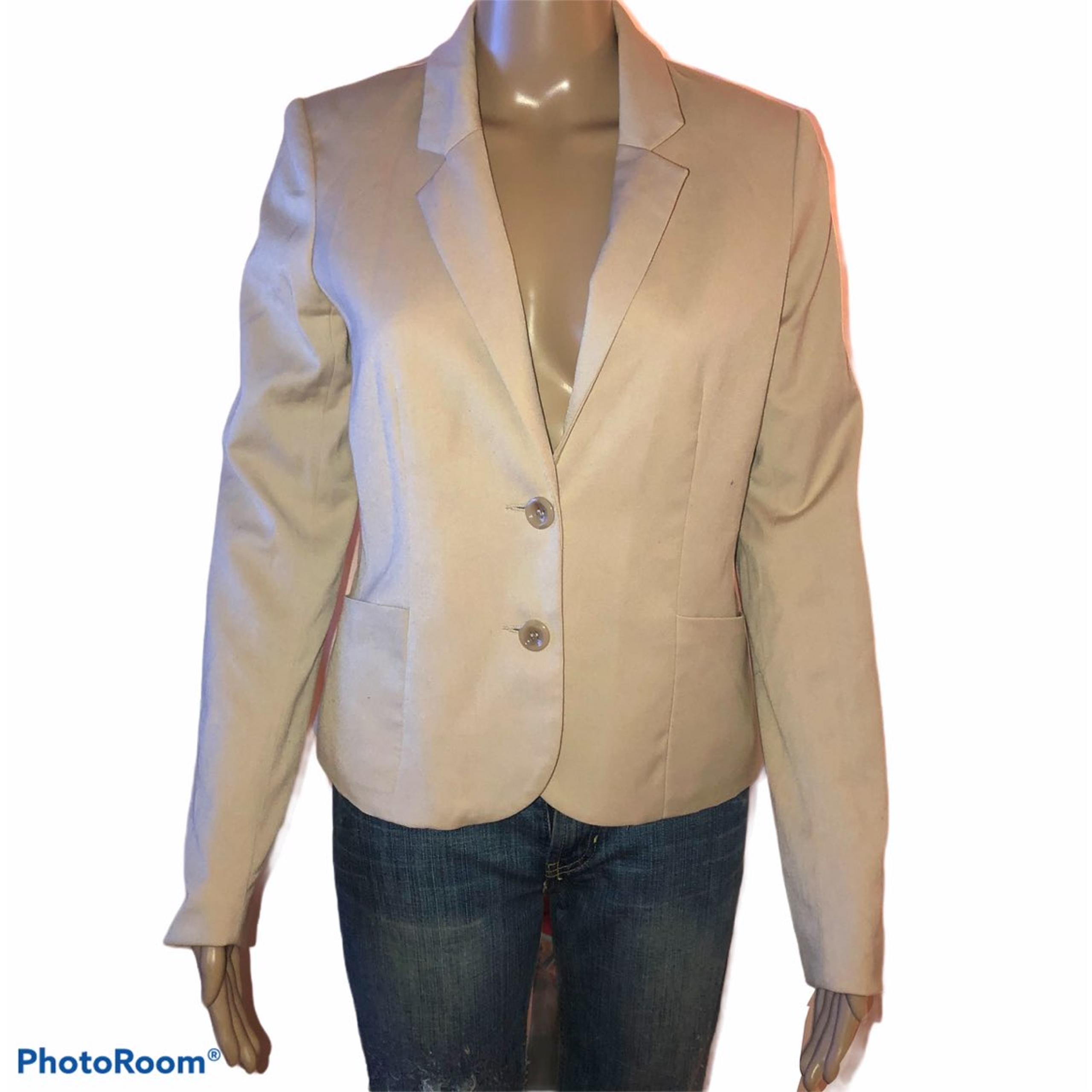 H&M Divided beige blazer