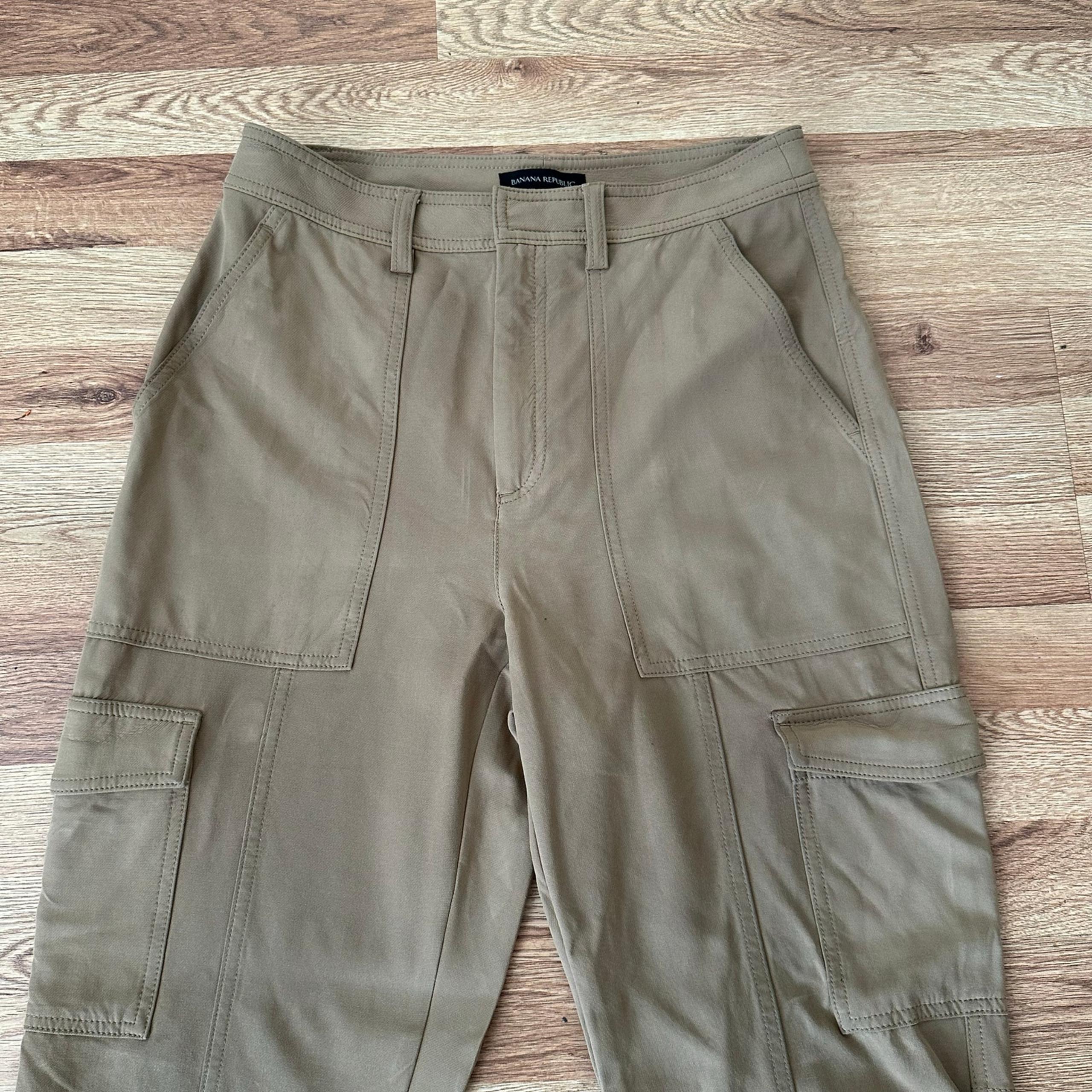Banana Republic Women’s Tan High Waist Cargo Pants Size 6