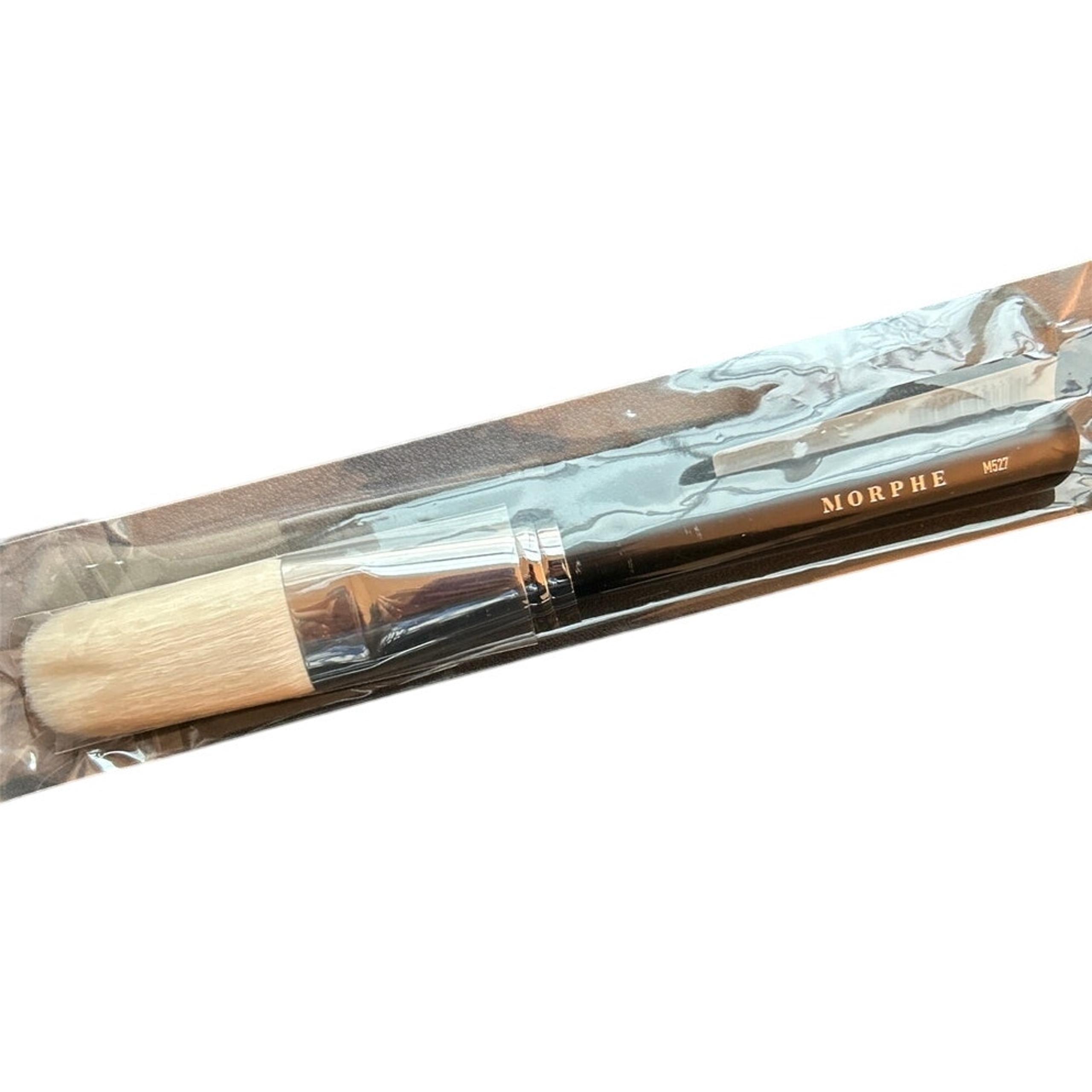 NEW Morphe M527 Deluxe Pointed Powder Brush - Morphe Cosmetics