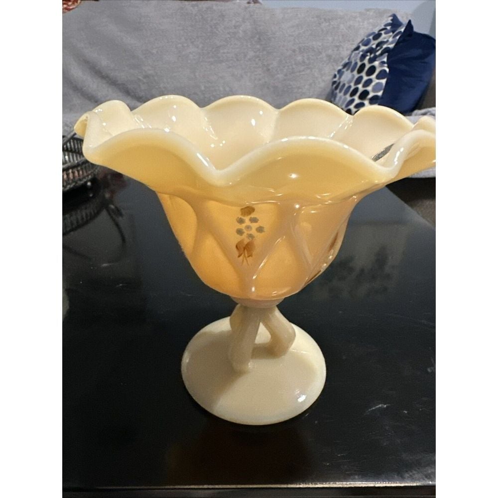 1979 Vtg Westmoreland Almond Custard Glass Pedestal Dish EUC Signed Sanders 5