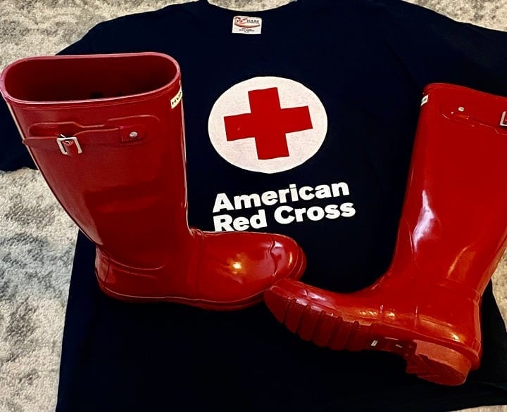 HUNTER Original Tall Gloss Rain Boots-GLOSS RED SIZE 9-WITH FREE ARC T-SHIRT :)