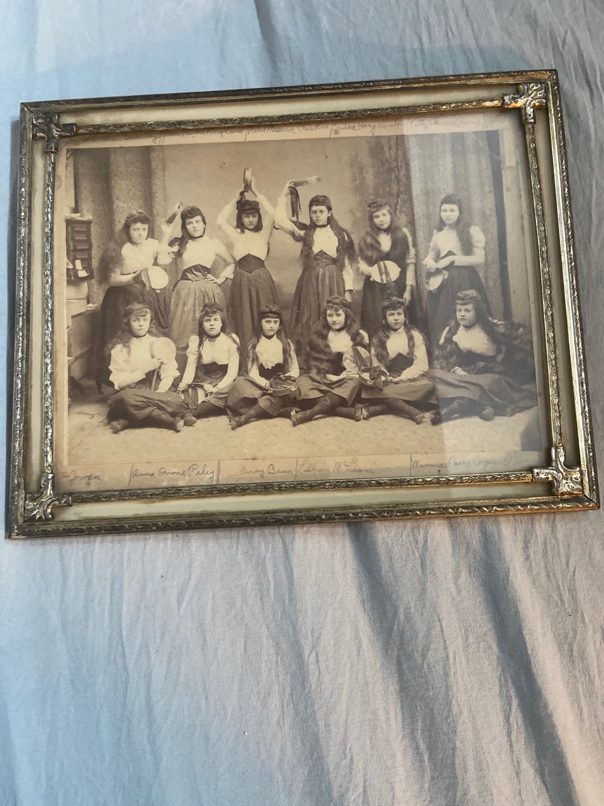 Antique photo of Gypsie girls
