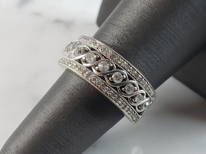 Womens Vintage Estate 10k White Gold Diamond Ring 5.0g E1067