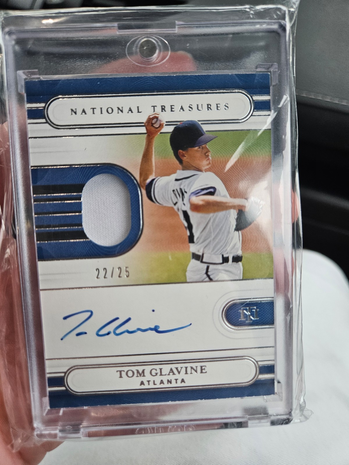 Panini Tom Glavine signed patch national treasures trading card 22/25