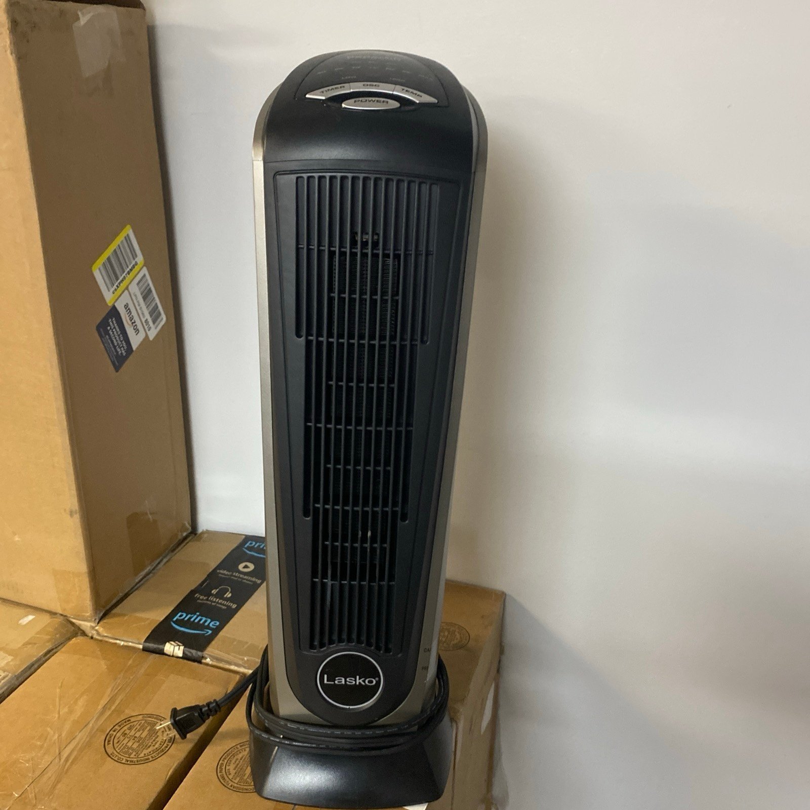 Lasko Ceramic Osilating Heater w Remote