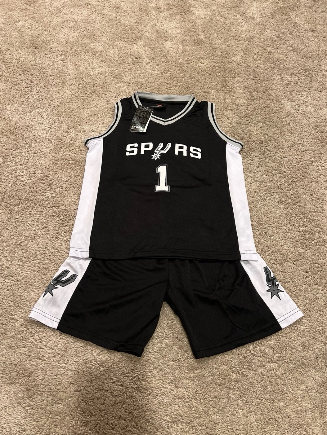 Victor Wembanyama Spurs Youth S Jersey & Shorts