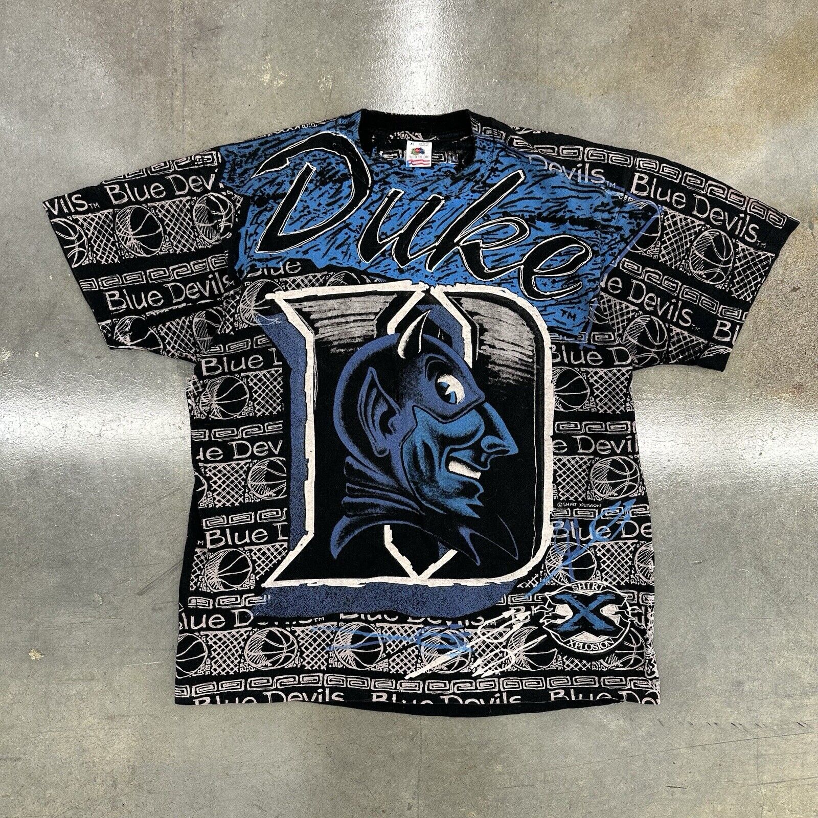 Vintage 90s Duke Blue Devils Shirt Explosion AOP T Shirt Fruit Of The Loom XL