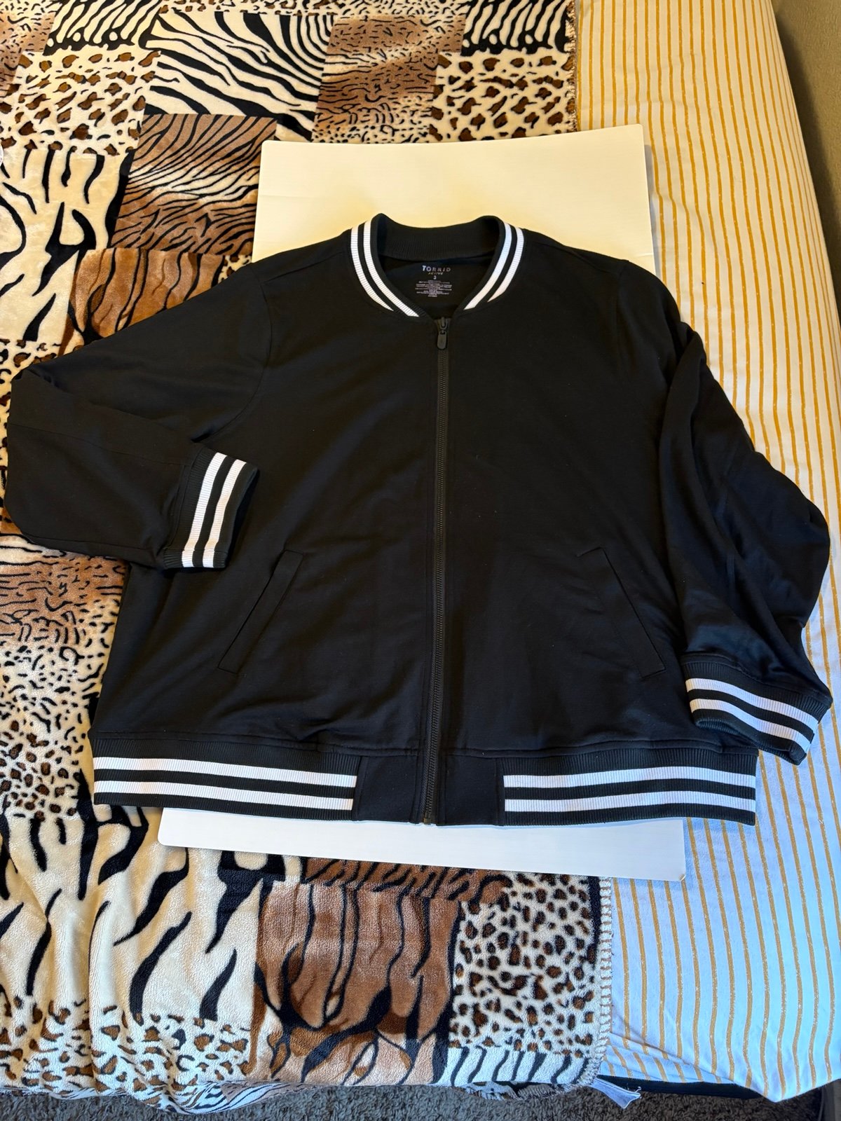 Torrid Active Black French Terry Bomber Jacket 3X (22–24) New Without Tags