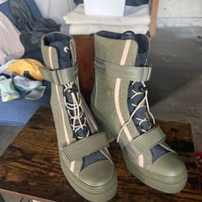 Converse All Star Lugged Platform Boots - Olive Green, Women’s Size 9