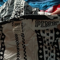 Rare VS Pink Q comforter like new!!