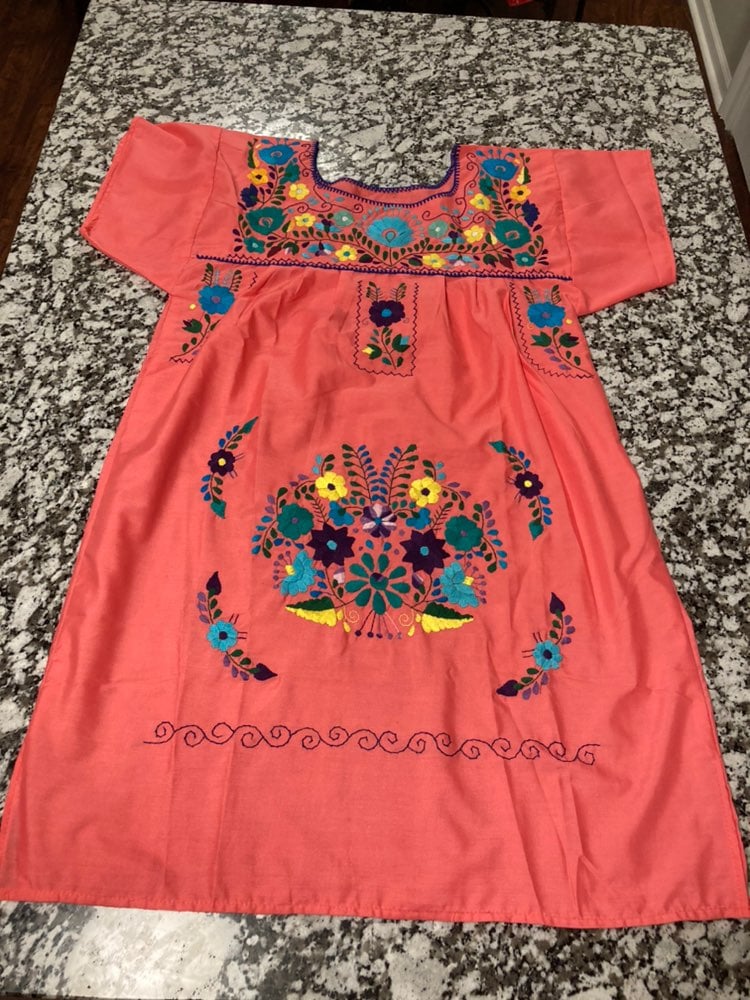 Vestido bordado a mano