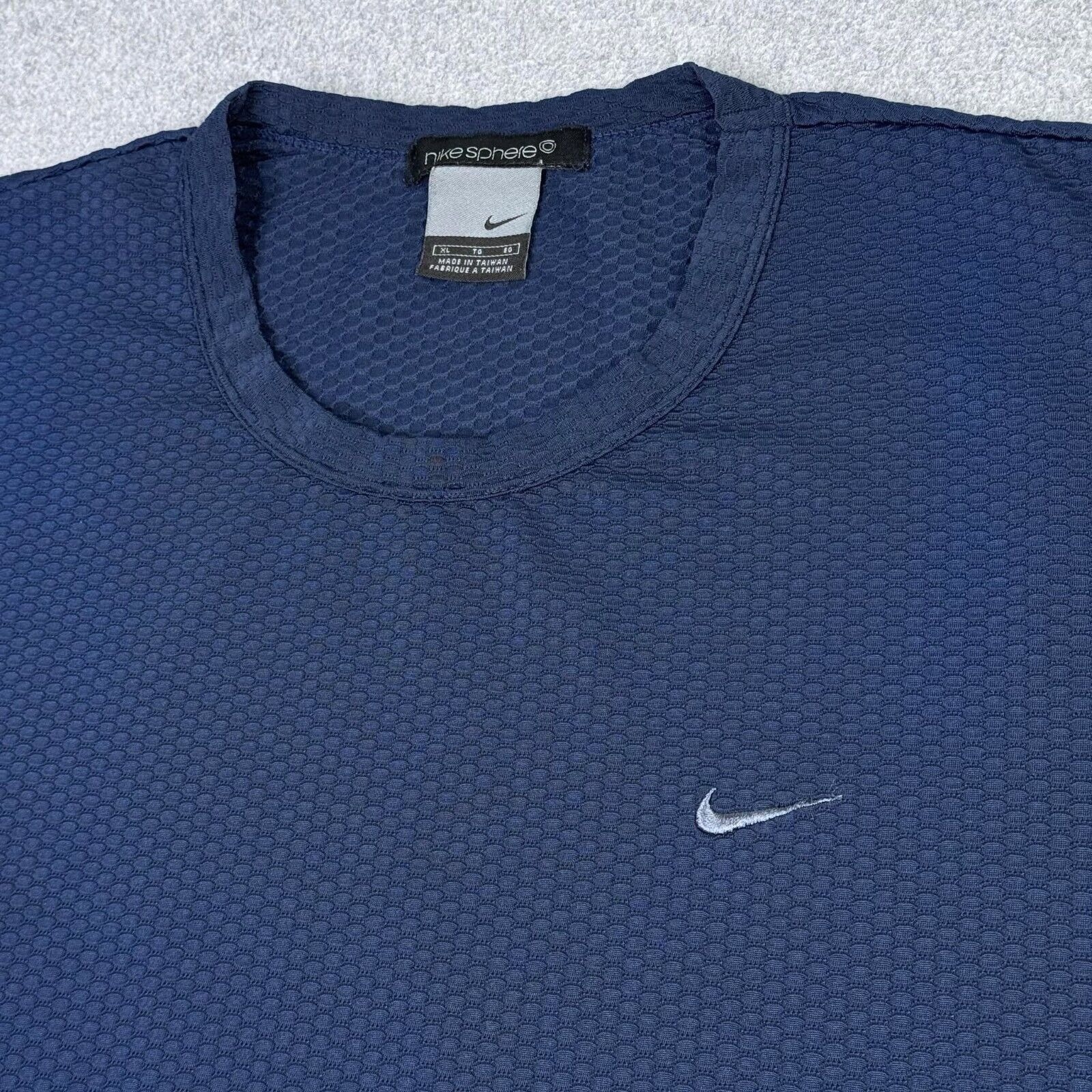 Vintage Nike Sphere Men's Size XL Performance T-Shirt Embroidered Swoosh 2000s