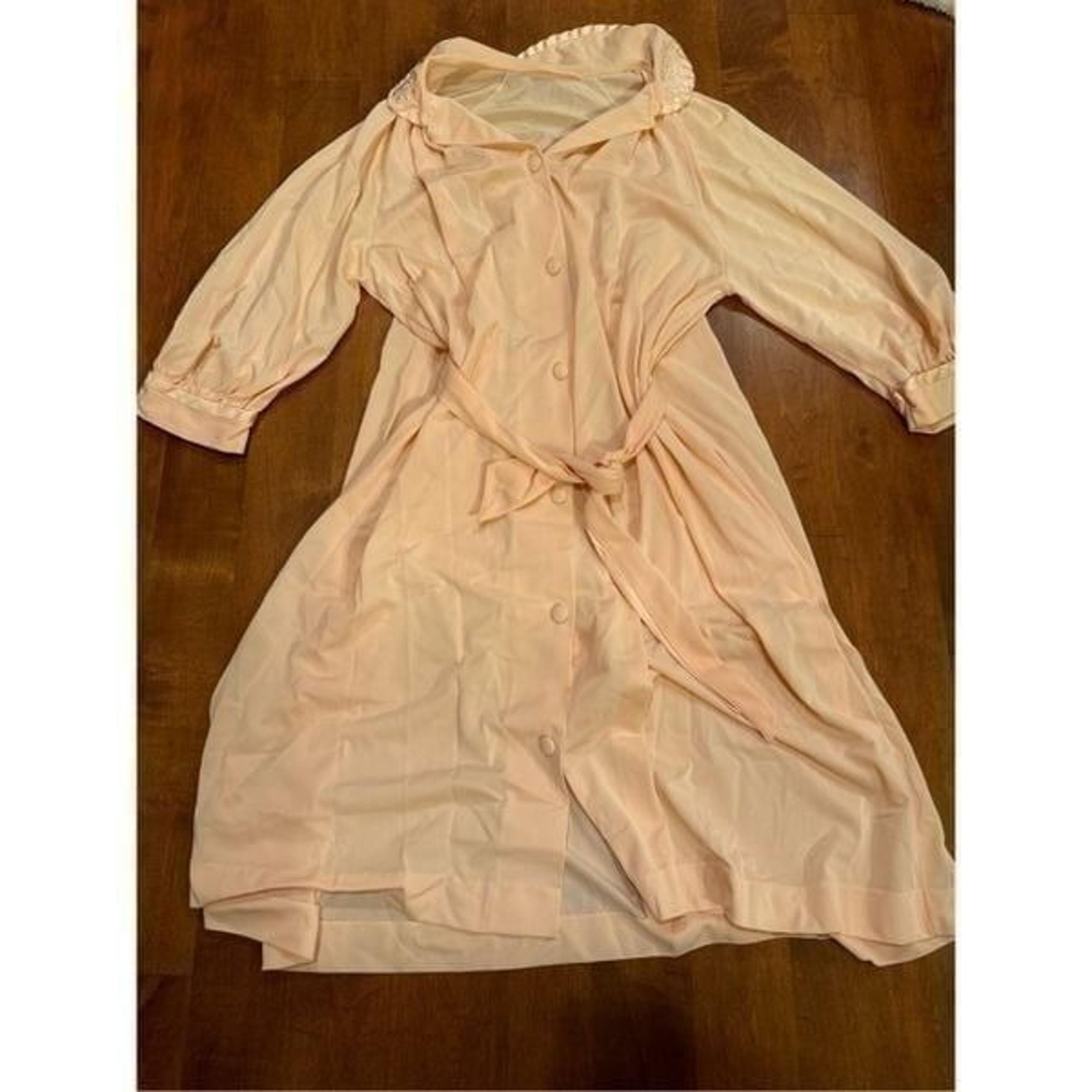 Women’s vintage 1980s sheer nightgown/robe