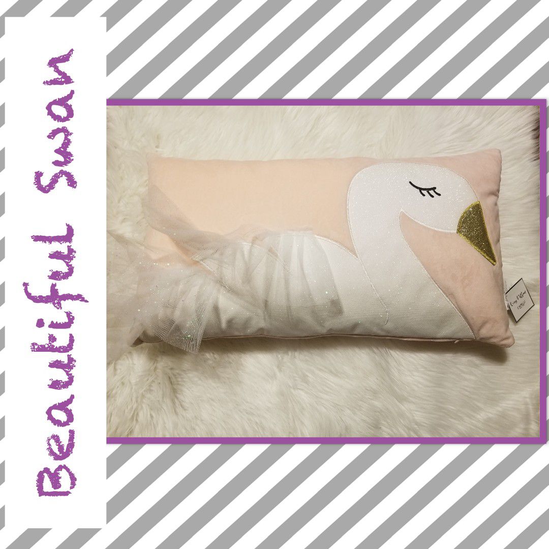 Super Soft Swan Pillow