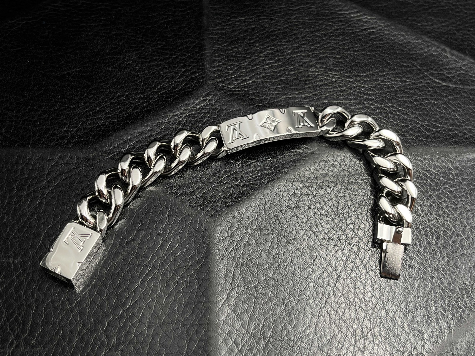 Louis Vuitton Silver Bracelet Cuban link Men