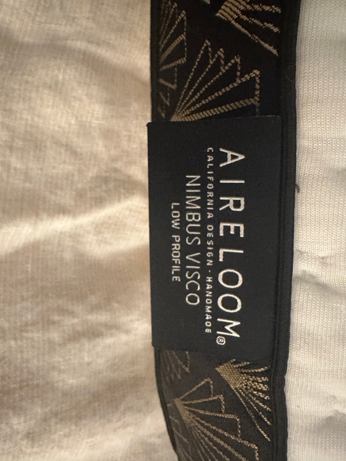 AIRELOOM QUEEN SIZE PILLOW