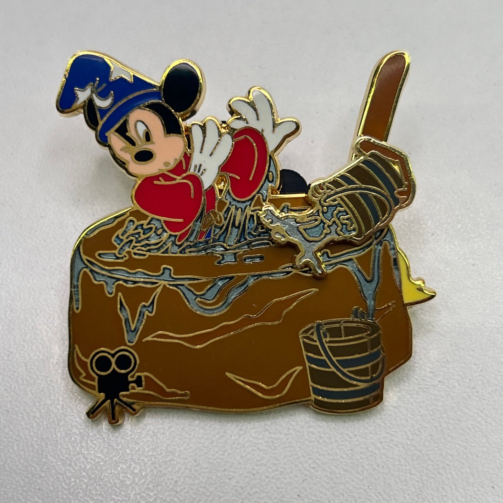 Disney Pin Trading 2009 Sorcerer Mickey Fantasia Broom Pin LE Of 1000