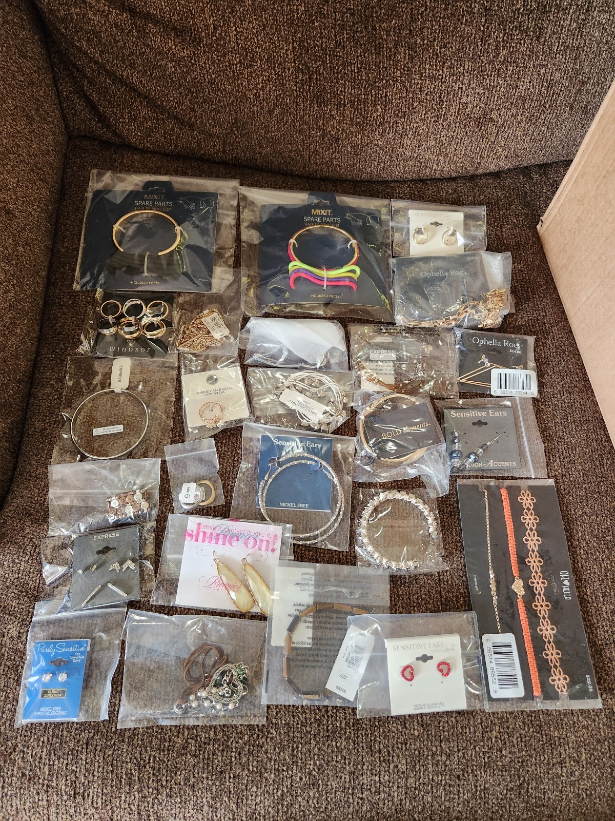 Jewelry lot bundle of 25 rings bracelets earrings necklaces NEW