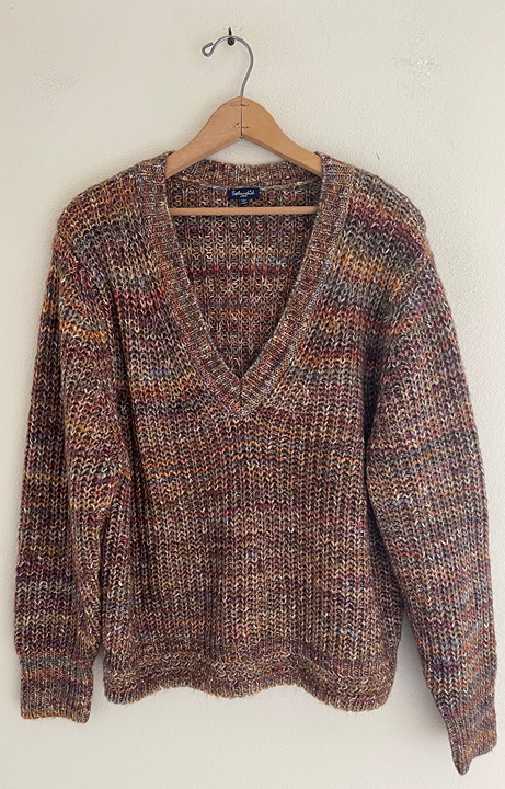 SPLENDID Cotton Blend Multicolored V-Neck Sweater is NWOT! Size LARGE