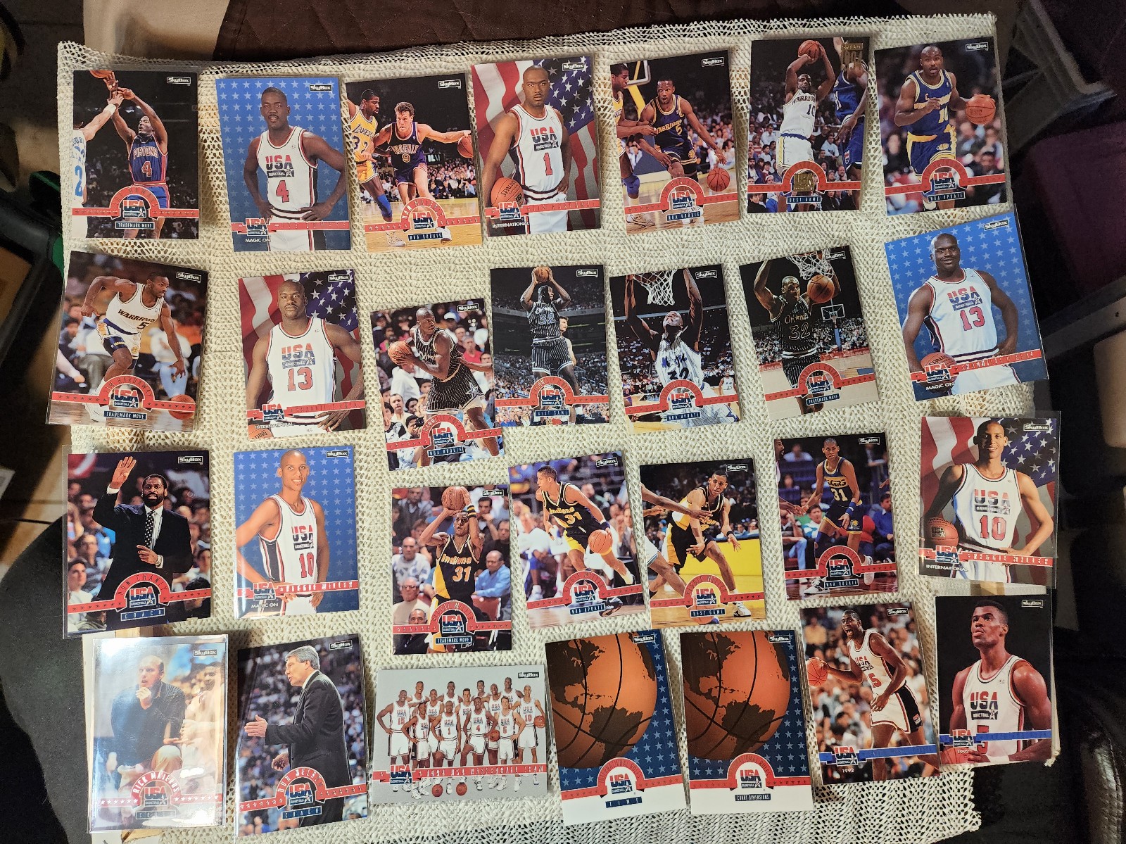28 Card Lot :1994 Skybox Usa Basketball Gold Joe Dumars 53-54-