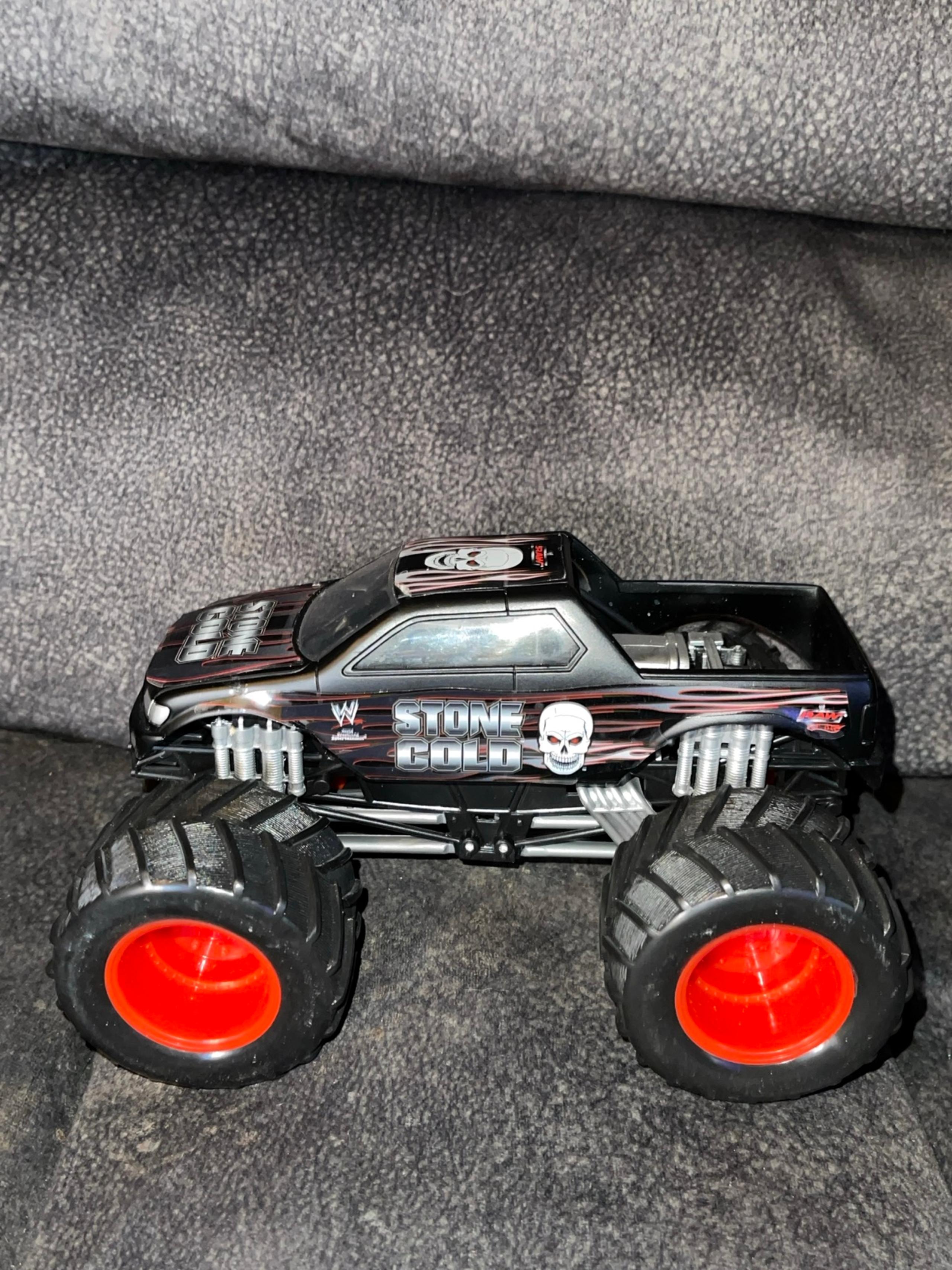 WWE Wrestling Hot Wheels Stone Cold Steve Austin Monster Truck Brand New Collect