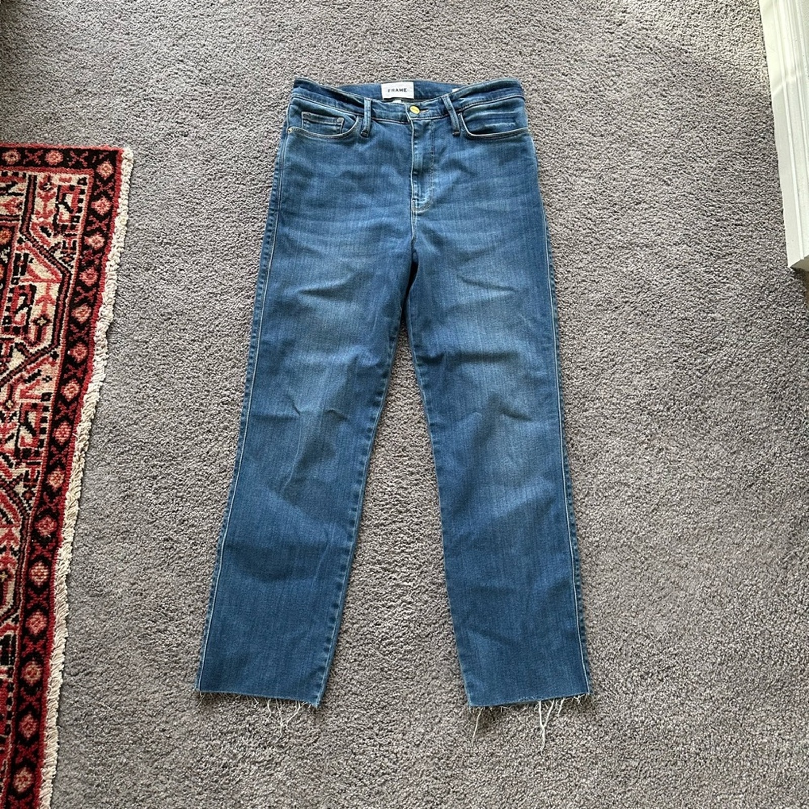 Frame Le Sylvie Slender Straight Jeans