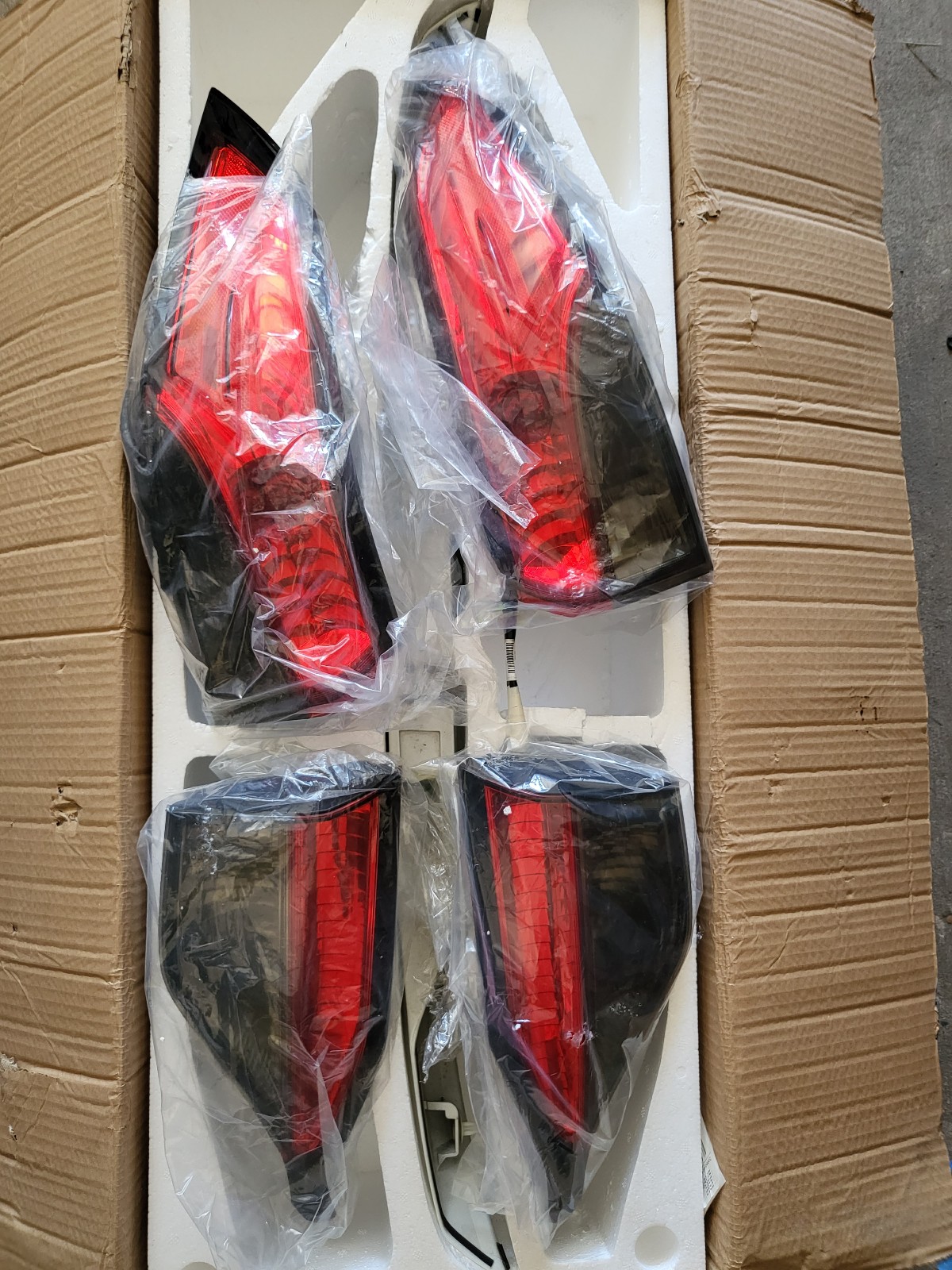 2020 toyota corolla rear lights