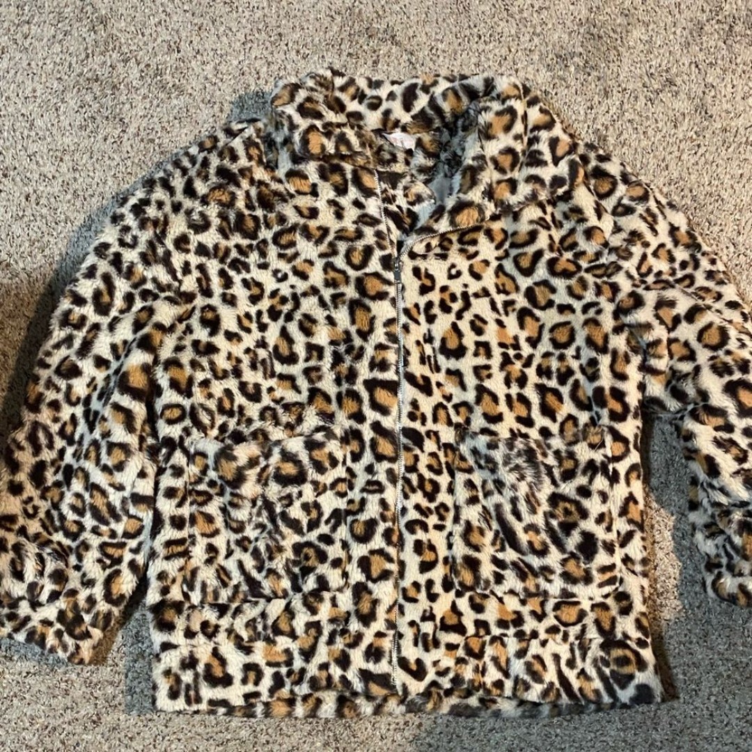 Entro Jacket Womens Medium Faux Fur Leopard Cheetah Soft Fuzzy Hooded Zip Up