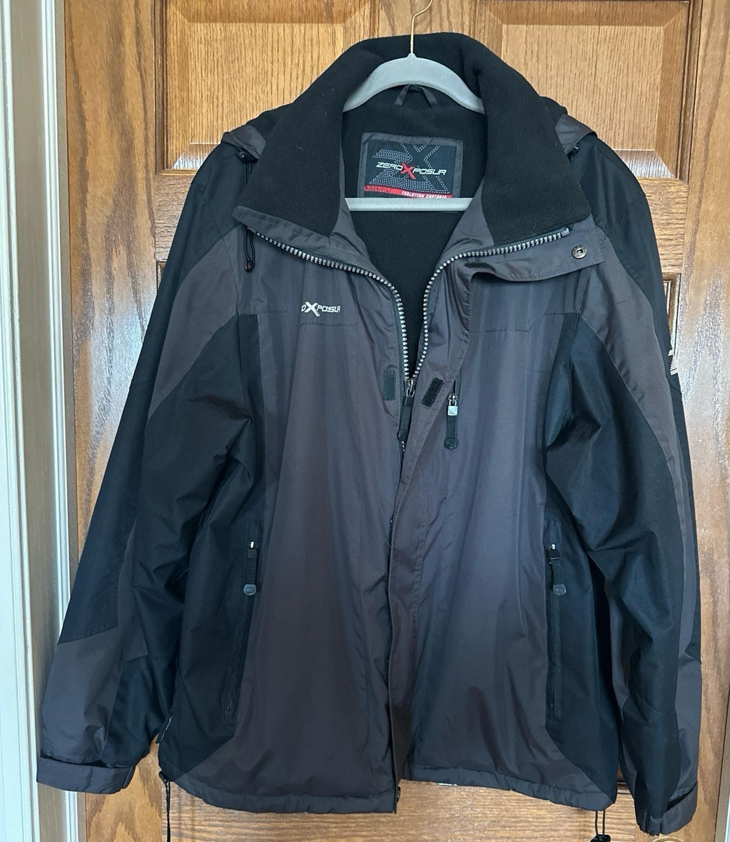 ZeroXposur mens heavy black jacket sz L detachable hood