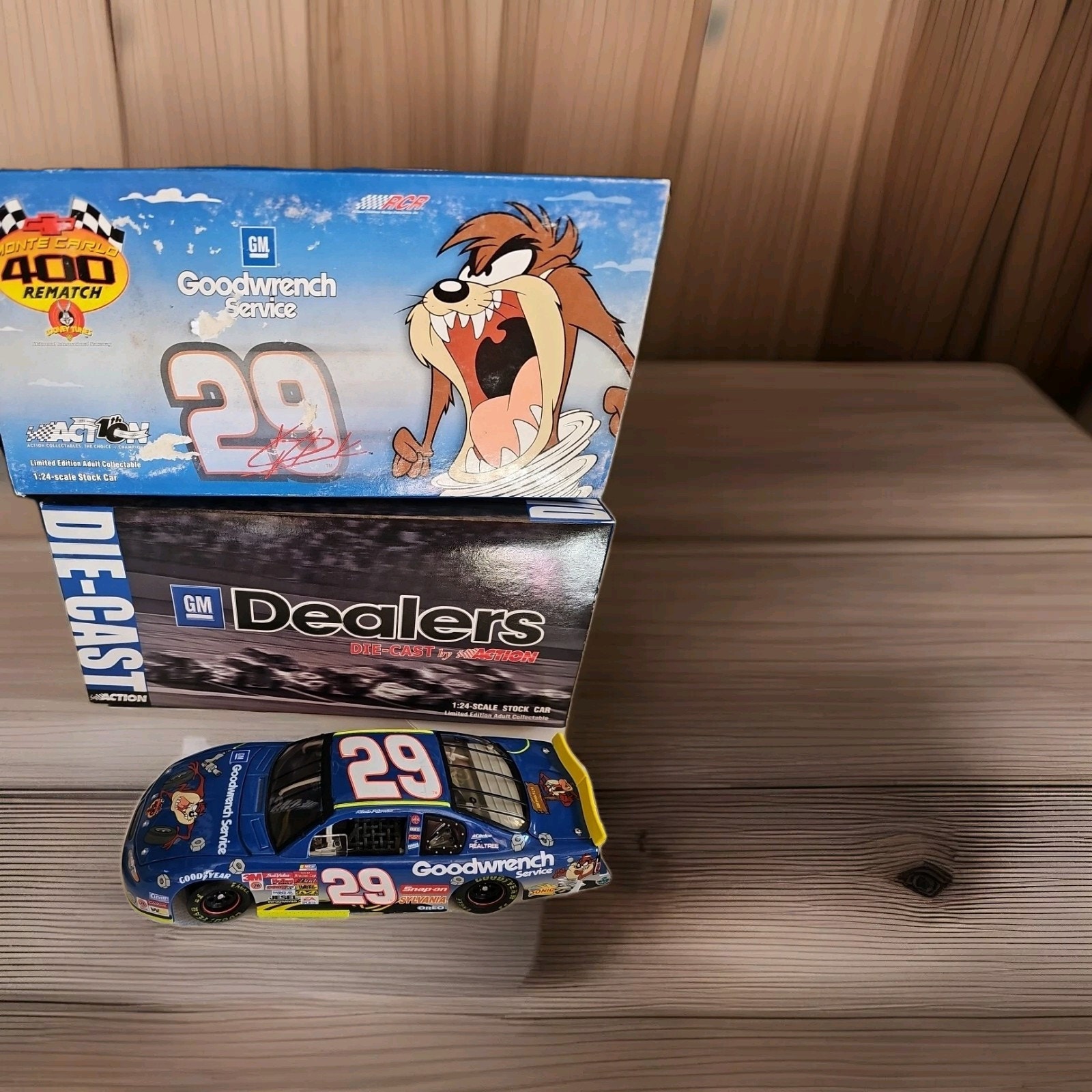 Action Nascar #29 Kevin Harvick GM Goodwrench Looney Tunes Rematch 1:24 Diecast
