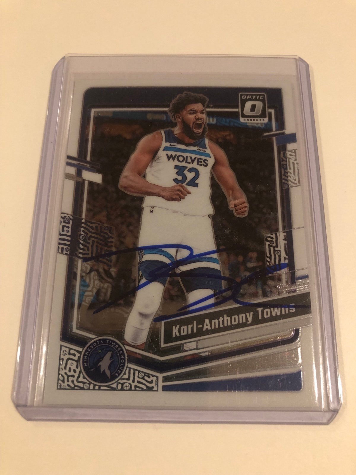 2023-23 Panini Donruss Optic Basketball - Karl Anthony Towns Auto On Card Blue